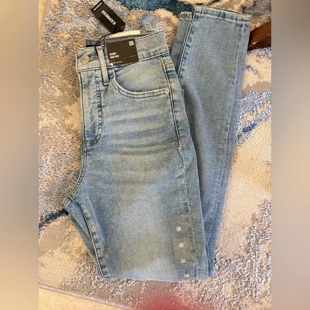 Express NWT Skinny high rise, hyper stretch Jeans 0R.